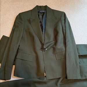 Petite Women’s Olive Green Suit